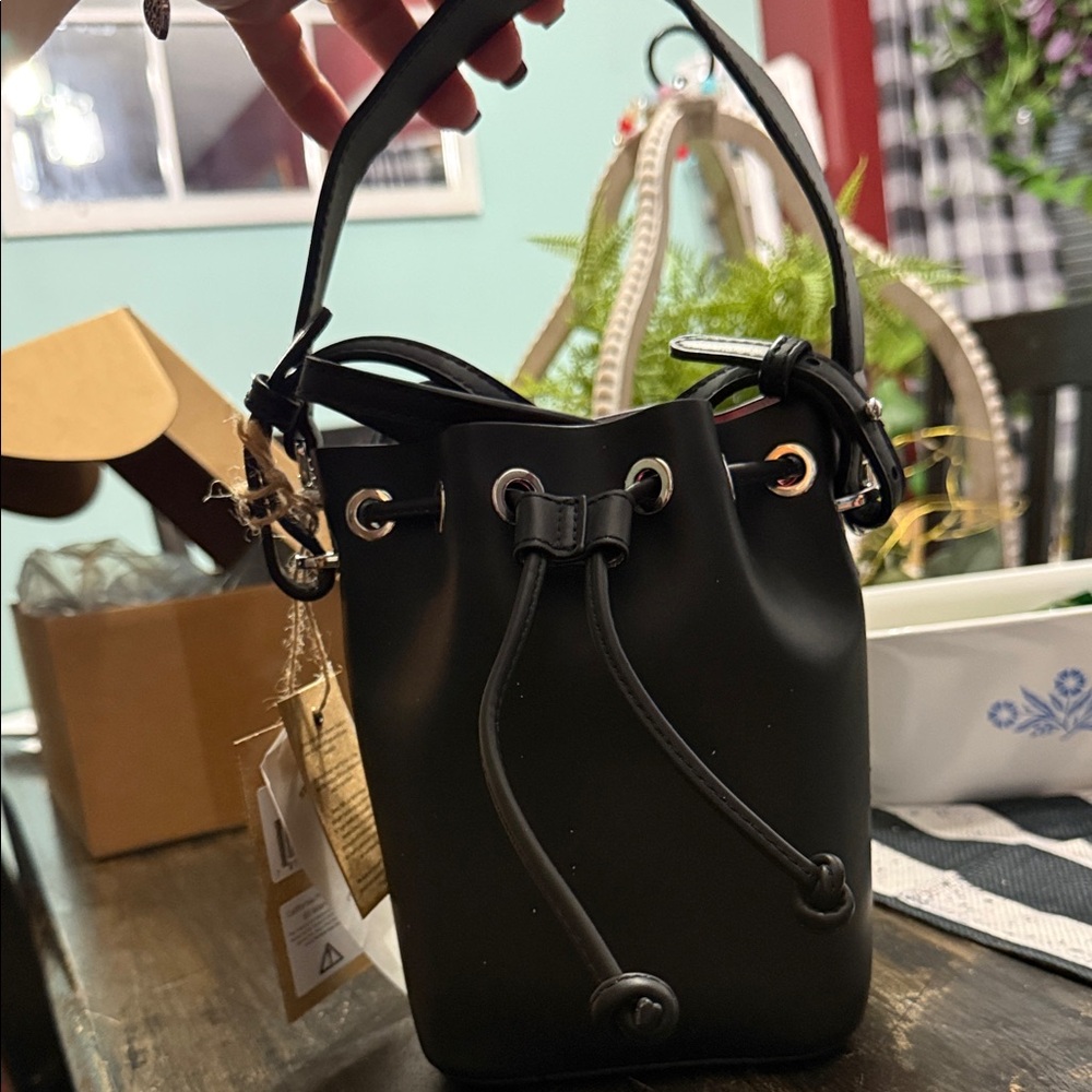 Elegant Black Bucket Bag